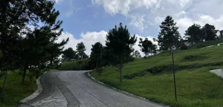 Corner Lot in Montreux Ville, Crosswinds Tagaytay