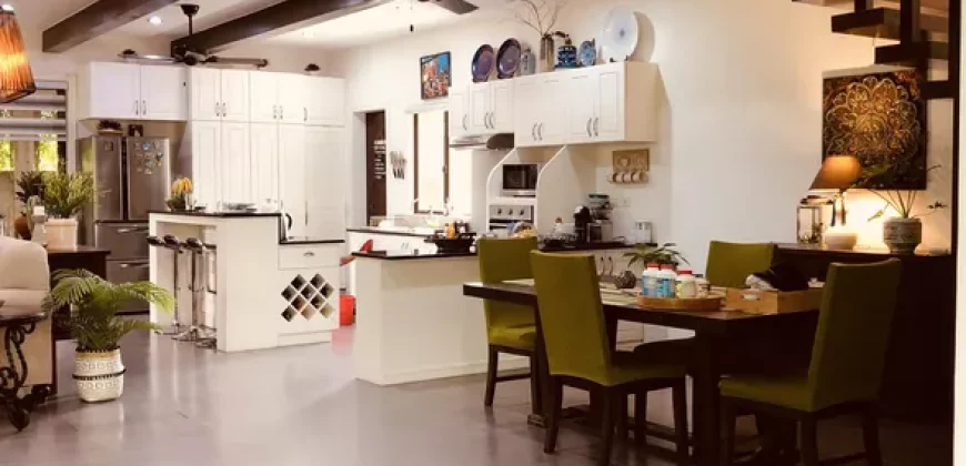 Zen type 2-story single detached house, with spacious open area on golf course
