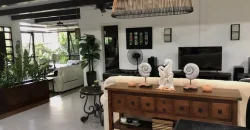 Zen type 2-story single detached house, with spacious open area on golf course